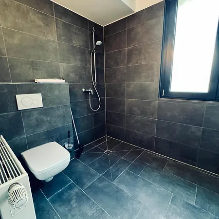 - Retro - 2 Schlafzimmer, Voll Ausgestattete Küche, Modernes Badezimmer, Schnelles Wlan, Waschmaschine Apartment *