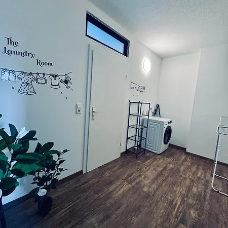 - Retro - 2 Schlafzimmer, Voll Ausgestattete Küche, Modernes Badezimmer, Schnelles Wlan, Waschmaschine Apartment